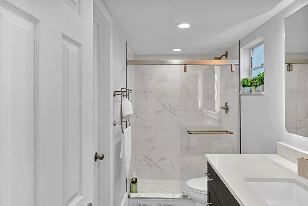 One Bedroom Steps Away From The Beach! Sunny Isles Beach Zewnętrze zdjęcie