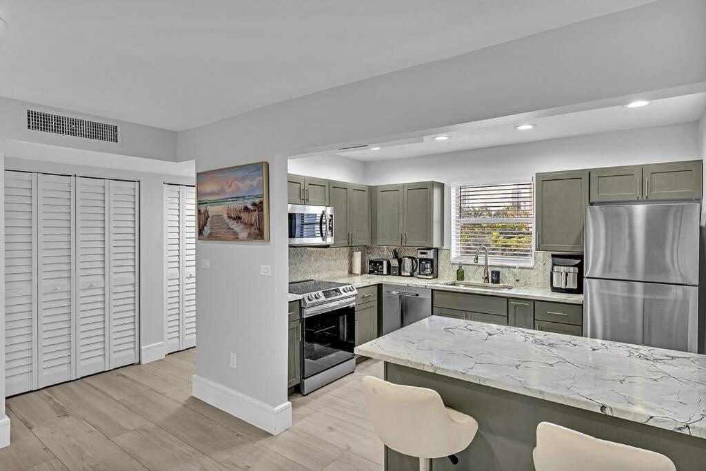One Bedroom Steps Away From The Beach! Sunny Isles Beach Zewnętrze zdjęcie